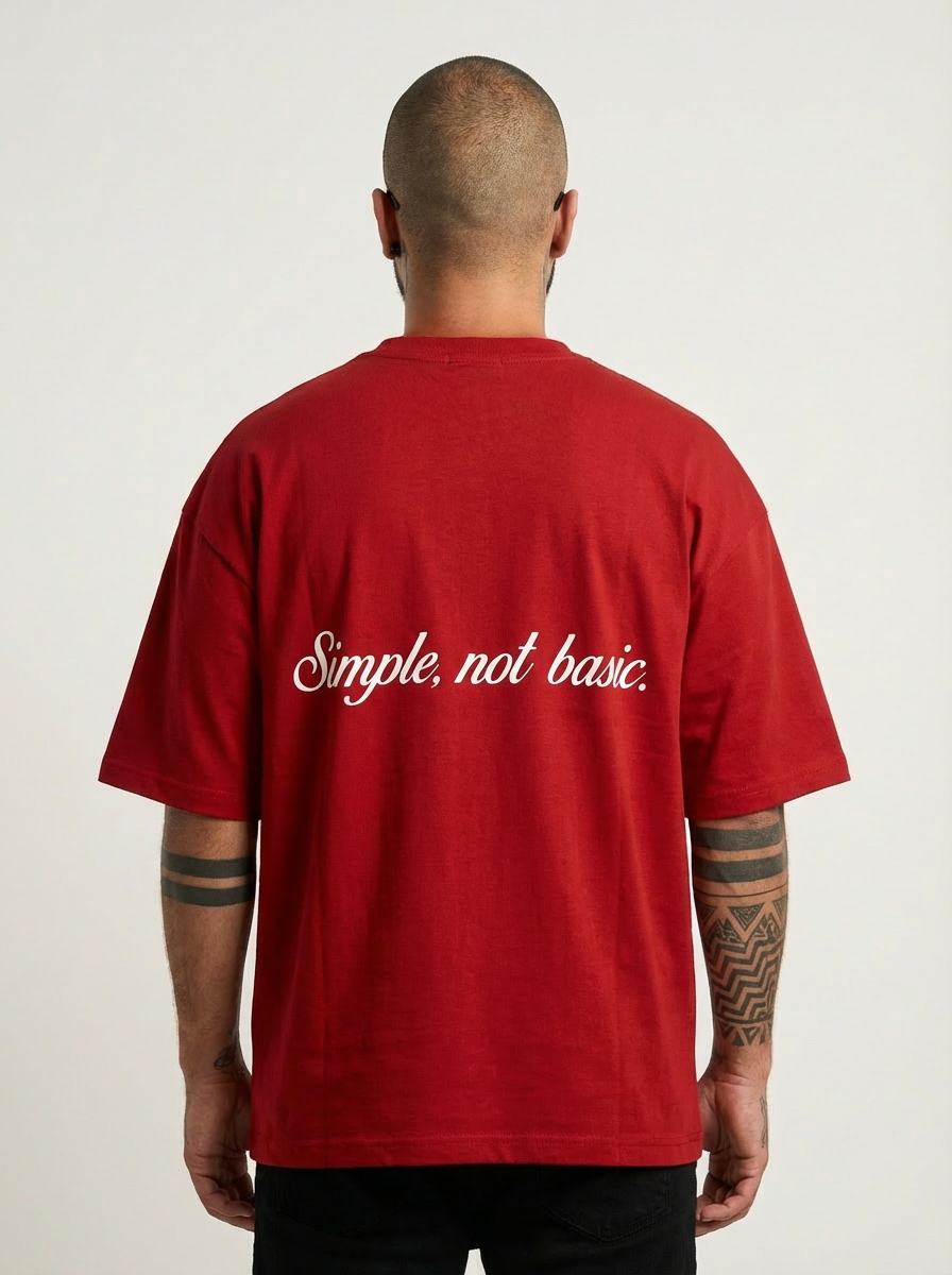 Camiseta oversize "Simple, not basic" Red